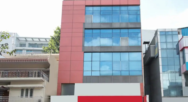OYO 10378 Hotel Hibiscus Mayflower, Забронировать Отель Отели штата Карнатаки с парковкой, Парковка