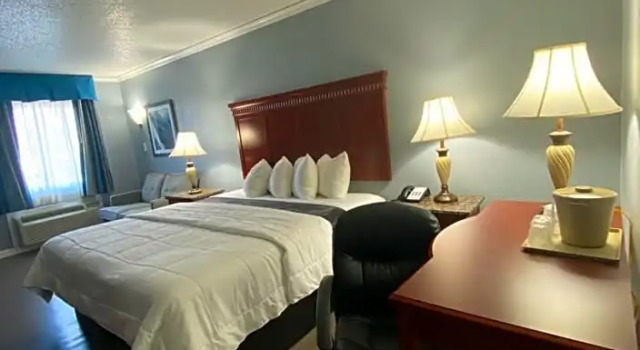 Номер Deluxe Quarters Inn & Suites