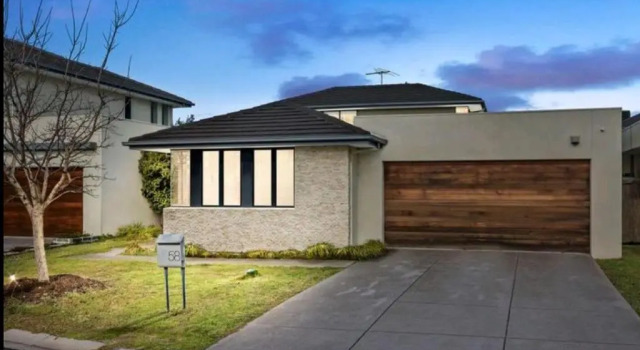 Not entire house!! Cozy two bedrooms with private bathroom and parking, Rezerwuj Hotel Point Cook Melbourne