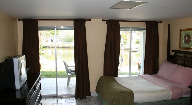 Hidden Harbor Suites