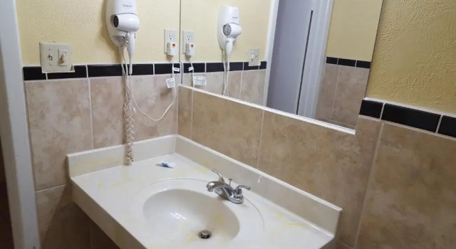 Четырёхместный номер Standard Sands Motel