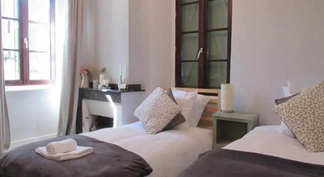 Les Deux Rives, Book Hotel Cierp-Gaud 