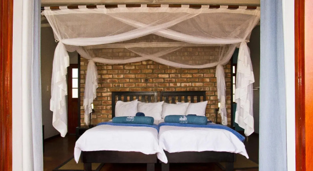 Gondwana Etosha Safari Lodge, Buchen Sie Ferienhaus Okaukuejo Etosha-Nationalpark