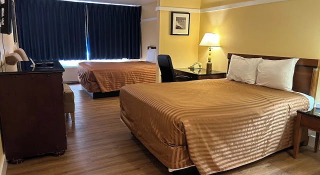 Четырёхместный номер Standard Marina Inn Des Moines / SeaTac