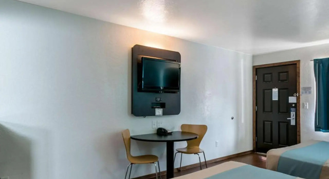 Motel 6 University Missoula, Забронировать Мотель Мотели Мизула, рядом с Dahlberg Arena, Мотель