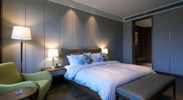 Люкс с видом на озеро Sunshine Peninsula Jinsha Hotel
