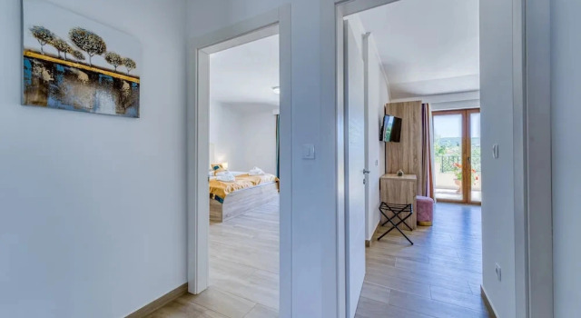 Семейный коттедж с балконом Villa Mare With Private Pool And Garden - Happy Rentals