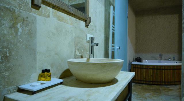 Трёхместный люкс с 3 комнатами Отель Nirvana Cave House