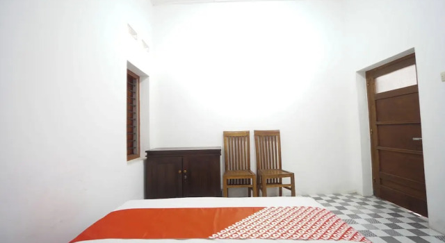 Camera Deluxe OYO 93971 Villa Kamandalu