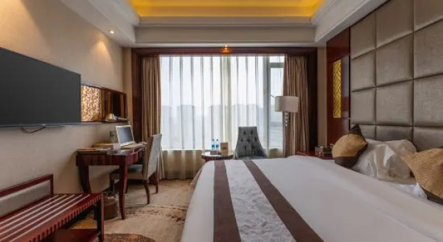Люкс Deluxe Maple Leaf Garden Hotel