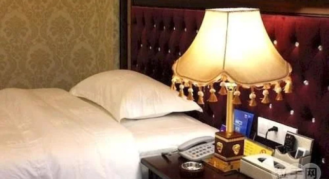 Huanan Hotel, Book Hotel Hoteller i Zhanjiang med parkering, Parkering