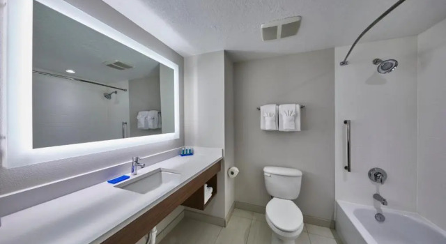 Run of House Holiday Inn Express Hotel & Suites Medford-Central Point by IHG