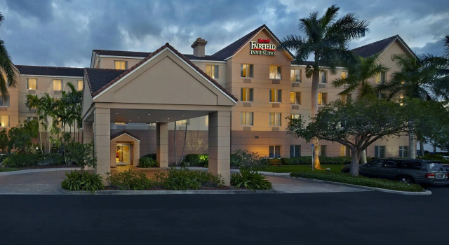 Fairfield Inn & Suites Boca Raton, Rezerwuj Hotel Hotele w Palm Beach County z parkingiem, Parking