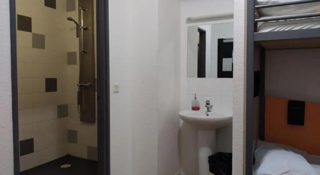 Кровать в общем номере Auberge de Jeunesse HI Nice Les Camélias