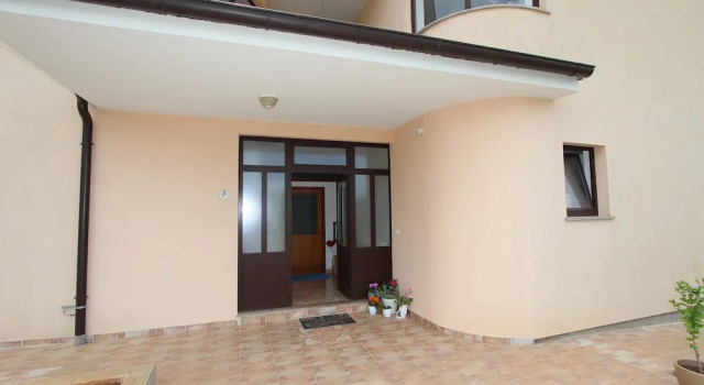 Apartment Dado