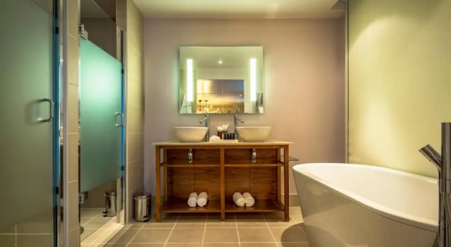 Люкс Hotel Indigo London K West Shepherds Bush by IHG