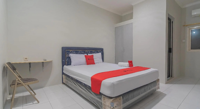 Номер Standard RedDoorz Plus at Bukit Cinta Street Balikpapan