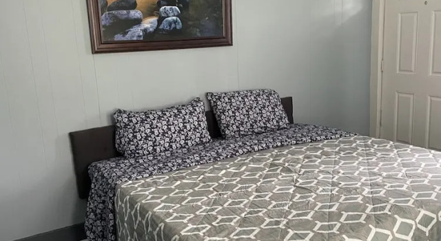Pontiac House for a short term rent, Забронировать Гостевой дом Гостевые дома Понтиак, Гостевой дом
