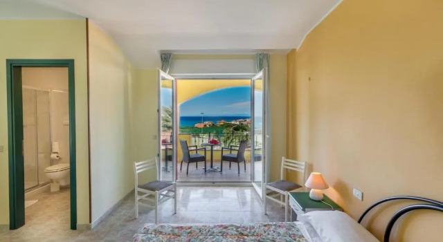 Трёхместный номер с видом на море Hotel Rosa dei Venti