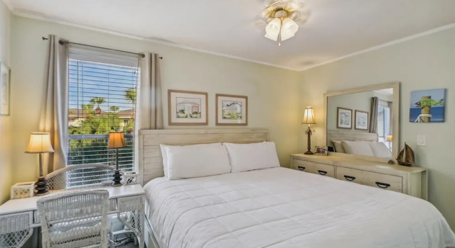 Sandpiper Cove 2041 1 Bedroom Condo by RedAwning, Varaa Hotelli Hotellit Emerald Coast uima-altaalla, Uima-allas