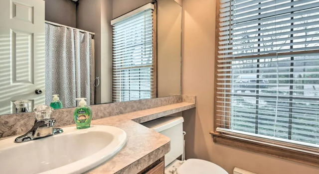 Коттедж Tannersville Cozy Home w/ Deck, 1 Mi to Camelback!
