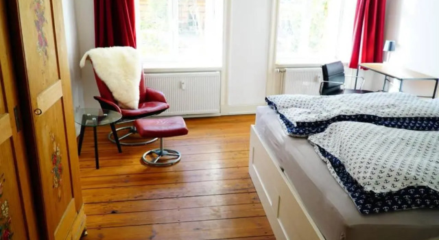 Großzügige 185m2-Altbauwohnung in Bestlage 7Zimmer-2Bäder-2Küchen-2WCs