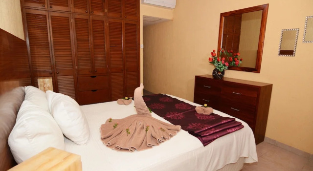 2 BR 2 BathR Rinconada Del Sol, Забронировать Отель Отели Плая-дель-Кармен с бассейном, рядом с Пляжный клуб Mamitas, Бассейн