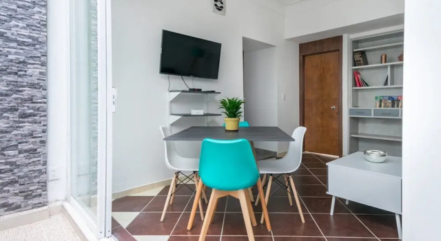 Апартаменты JUUB Newly Renovated cozy apt w/terrace at La Roma
