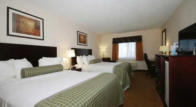 Четырёхместный номер Deluxe Baymont by Wyndham Delaware