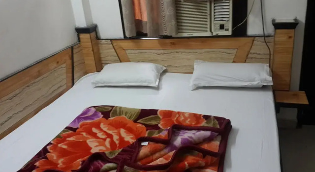 Одноместный номер Deluxe с балконом Hotel Neha Inn
