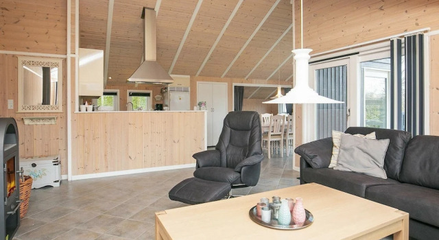 Charming Holiday Home in Falster with Hot Tub, Prenota Hotel Hotel 3 stelle a Falster, 3*