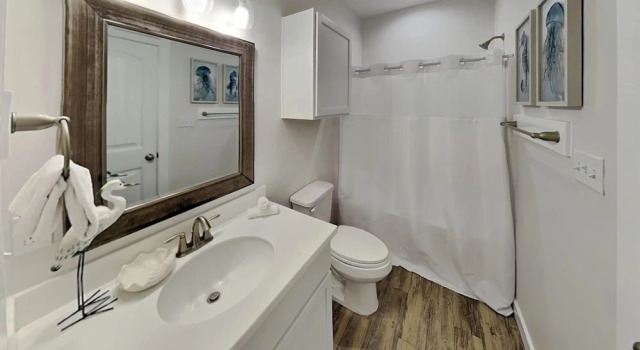 Номер Standard с 3 комнатами с балконом Flip Flops and Pop Tops by Silver Sands Vacation Rentals