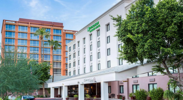 Wyndham Garden Phoenix Midtown, Забронировать Отель Отели Финикс 3 звезды, рядом с Больница и медицинский центр Святого Иосифа, 3*