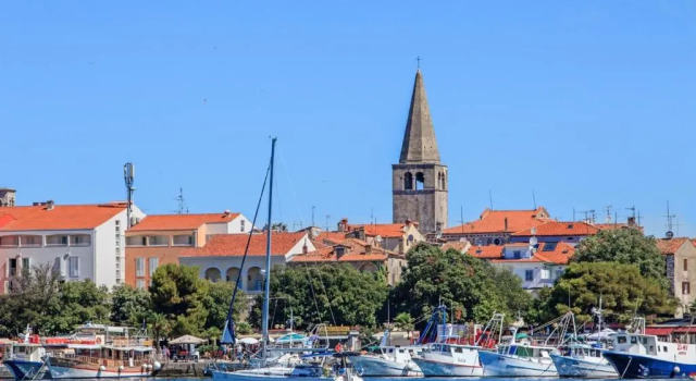 Апартаменты Standard One bedroom apartment with direct sea view located in the old town of Porec