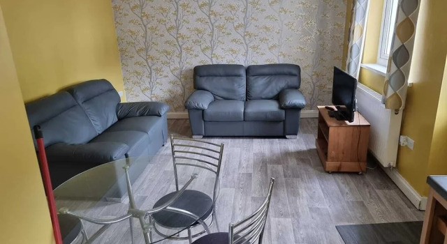 Dog Friendly 2-bed Apartment in Newcastle Emlyn
