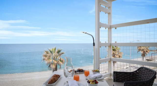 Номер Deluxe Seaside Hotel