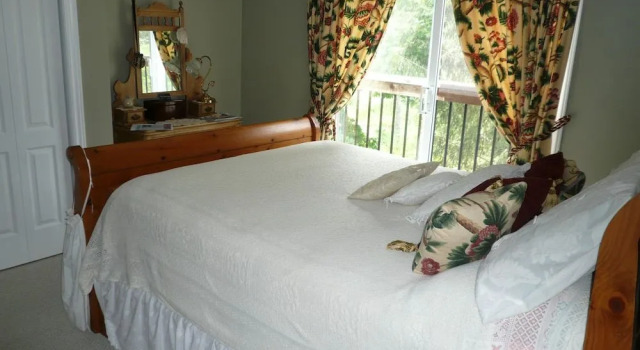 Brock Hollow Bed & Breakfast, Varaa Hotelli Niagara Wine Region Ontario