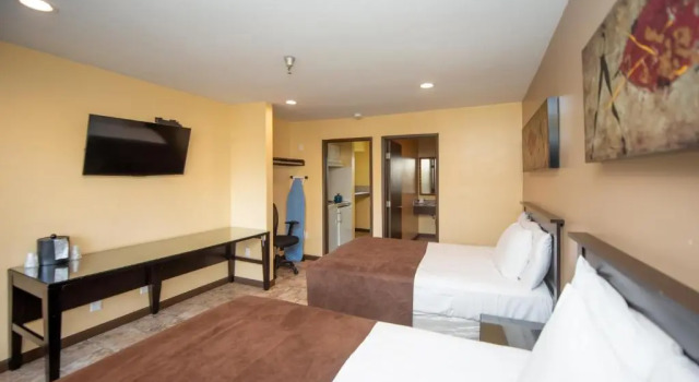 Четырёхместный номер Deluxe Casa Bella Inn- Huntington Park