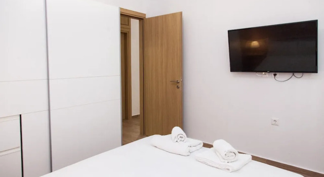 Beautiful new apartment in Petralona