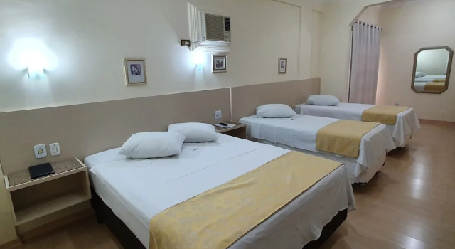 Четырёхместный номер Deluxe c 1 комнатой Grand Ville Hotel