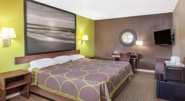 Super 8 by Wyndham Los Angeles/Alhambra