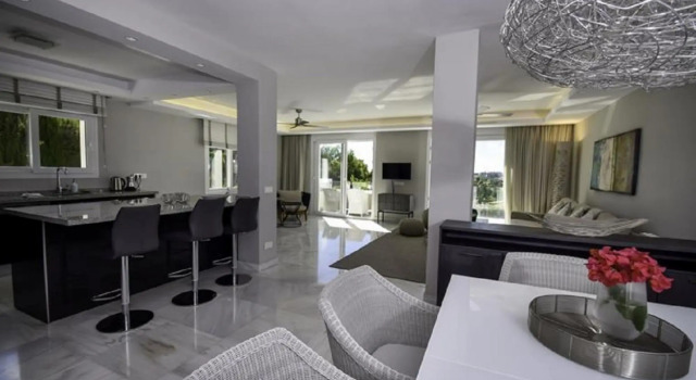 14177- Exquisite villa near beach! Heated pool*