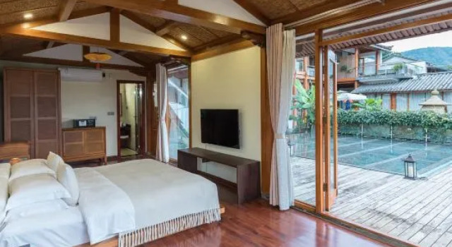 Люкс Lanyue Li·Linggan Senyang Natural Ore Hot Spring Resort 360° View Beautiful Stay (Heshun Branch)