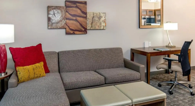 Номер Standard Staybridge Suites Charlottesville Airport by IHG