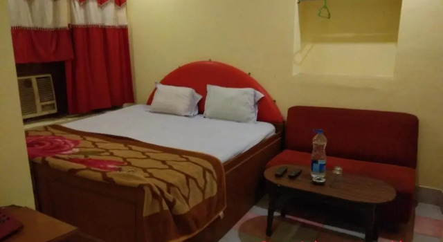 Nataraj Hotel and Boarding, Boek Hotel Bardhaman West Bengal