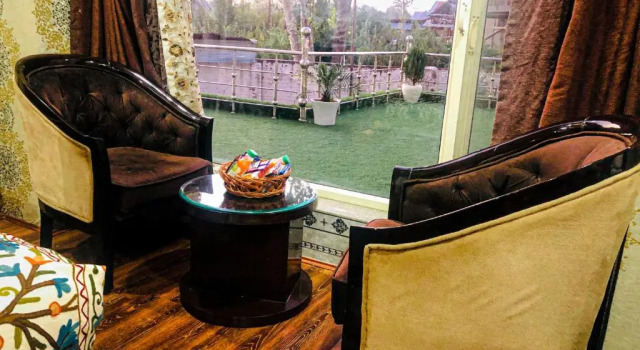 Номер Standard с балконом Hotel The Montreal Srinagar