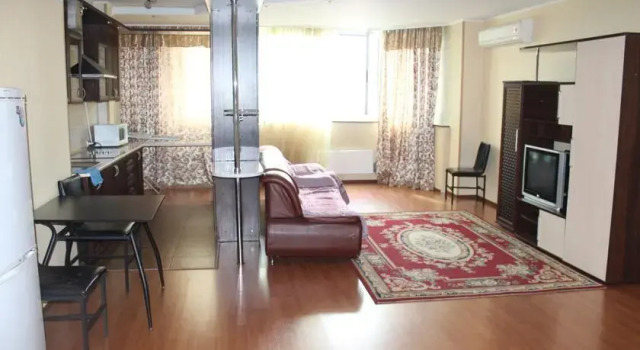 Houseroom F, Prenota Appartamento Almaty Kazakistan