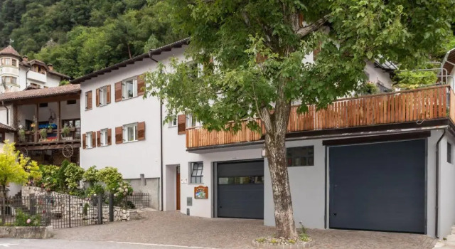 Agritur E-Cinque, Забронировать Отель Салорно Oltradige - Bassa Atesina
