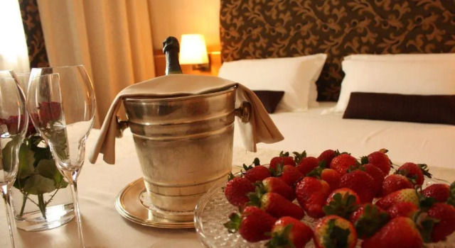 Люкс Poli Hotel