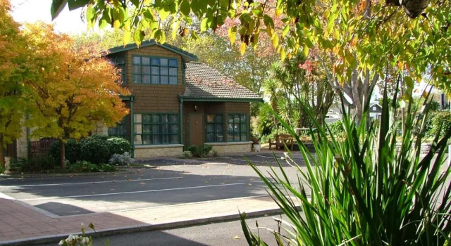 Апартаменты Cambridge Mews Motel